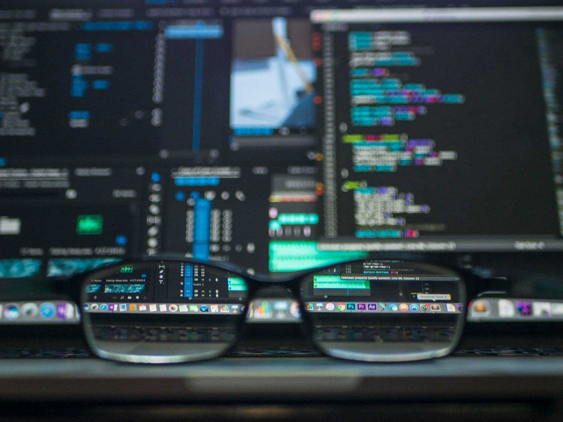 A monitor displaying programming code for a quantum computing machine. Photo: Unsplash.
